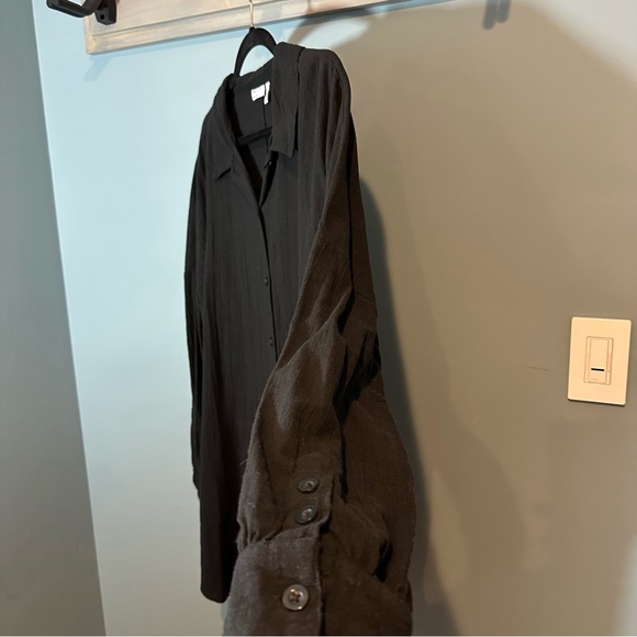 ASOS Design Curve Textured Button Through Line Tunic/Shirt in Black - Picture 6 of 11